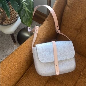 Wool Felt crossbody bag by Aki Choklat